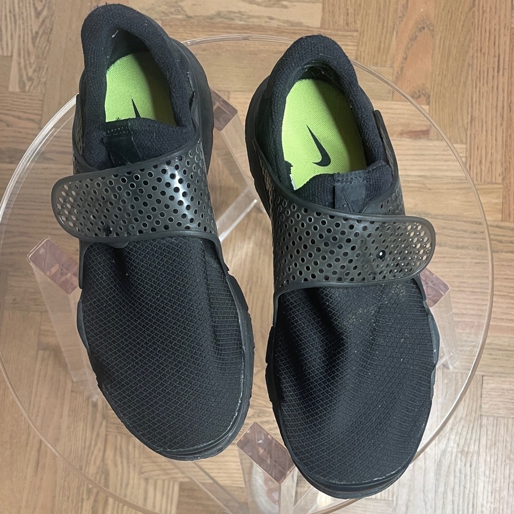 Nike Black Mesh Slip-Ons with Green Insole sz10